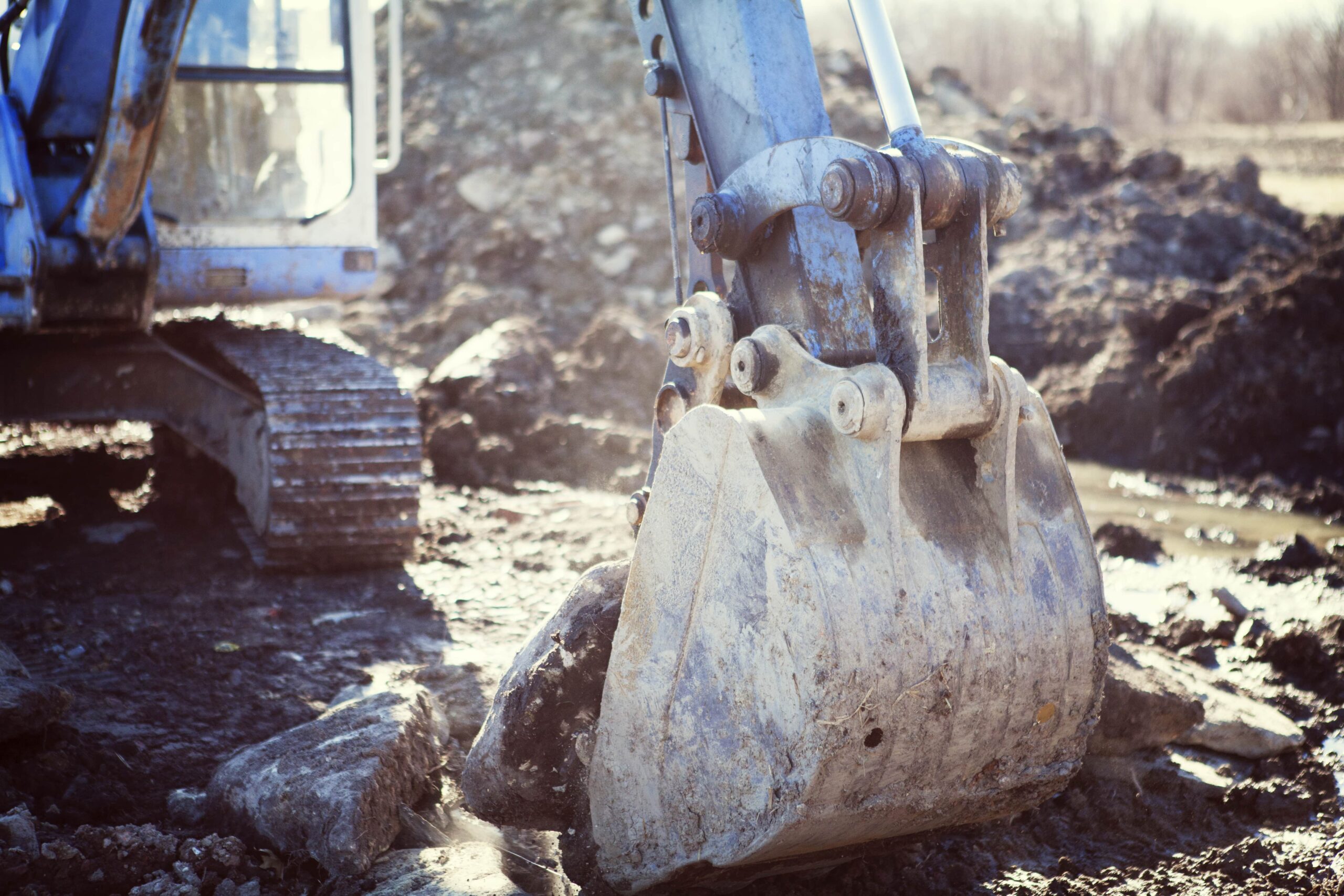 Earthmoving equipment and construction